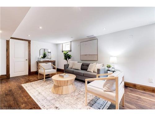 360 Lake Street, Grimsby, ON - Indoor Photo Showing Living Room