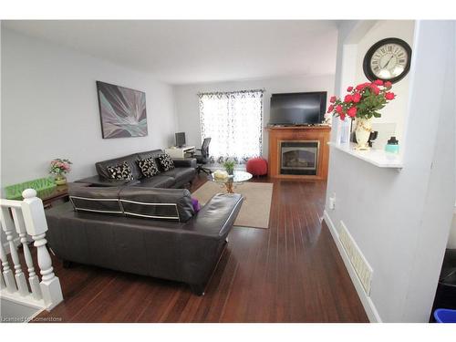 500 Lakeview Road, Fort Erie, ON - Indoor Photo Showing Living Room With Fireplace