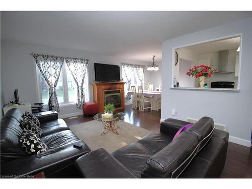 500 Lakeview Road, Fort Erie, ON - Indoor Photo Showing Living Room With Fireplace