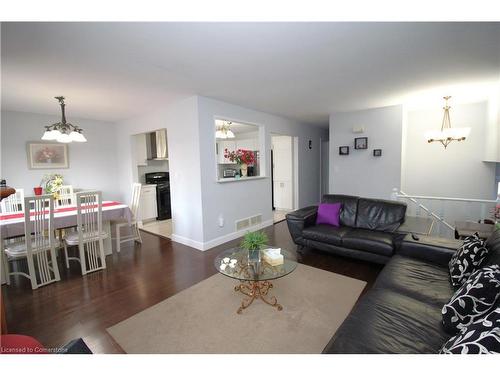 500 Lakeview Road, Fort Erie, ON - Indoor Photo Showing Living Room