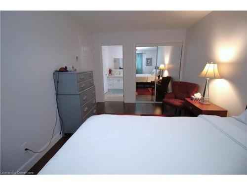 500 Lakeview Road, Fort Erie, ON - Indoor Photo Showing Bedroom