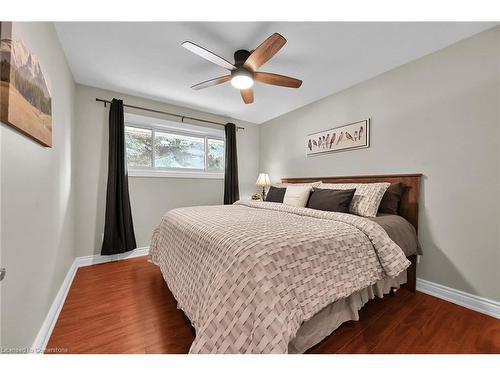 11 Douglas Road, Ancaster, ON - Indoor Photo Showing Bedroom