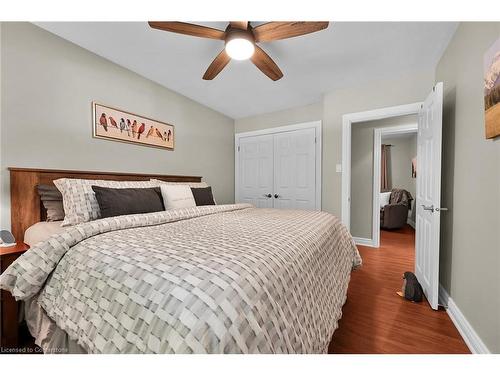 11 Douglas Road, Ancaster, ON - Indoor Photo Showing Bedroom