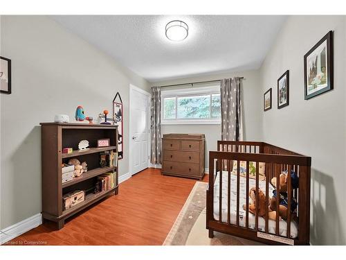 11 Douglas Road, Ancaster, ON - Indoor Photo Showing Bedroom