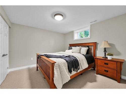 11 Douglas Road, Ancaster, ON - Indoor Photo Showing Bedroom