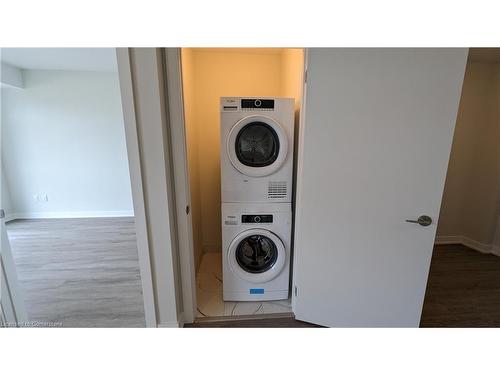 109-600 North Service Road, Stoney Creek, ON - Indoor Photo Showing Laundry Room