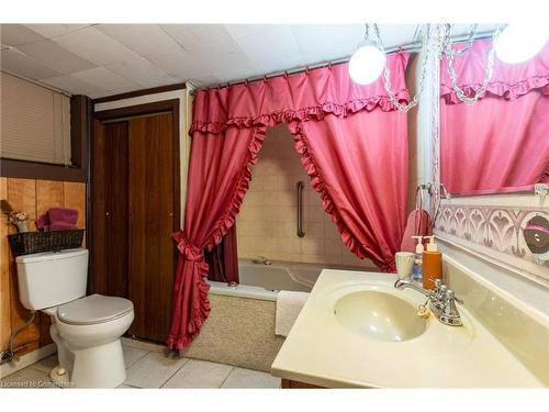 5473 Hillsdale Avenue, Niagara Falls, ON - Indoor Photo Showing Bathroom