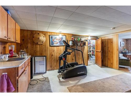 5473 Hillsdale Avenue, Niagara Falls, ON - Indoor Photo Showing Gym Room