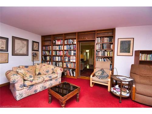 1556 Mineral Springs Road, Dundas, ON - Indoor Photo Showing Living Room