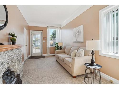 408 Cochrane Road, Hamilton, ON - Indoor Photo Showing Living Room With Fireplace