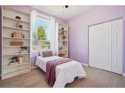 408 Cochrane Road, Hamilton, ON - Indoor Photo Showing Bedroom