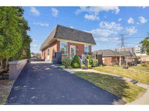 408 Cochrane Road, Hamilton, ON - Outdoor