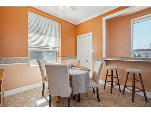 408 Cochrane Road, Hamilton, ON - Indoor Photo Showing Dining Room