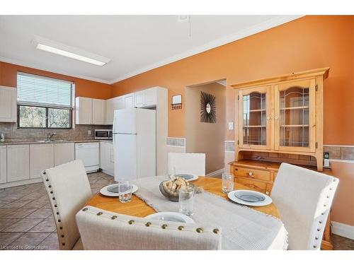 408 Cochrane Road, Hamilton, ON - Indoor Photo Showing Dining Room