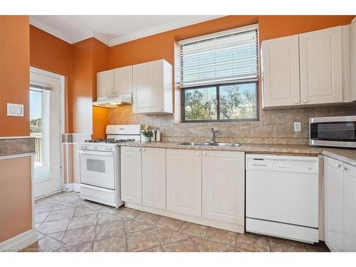 408 Cochrane Road, Hamilton, ON - Indoor Photo Showing Kitchen With Double Sink