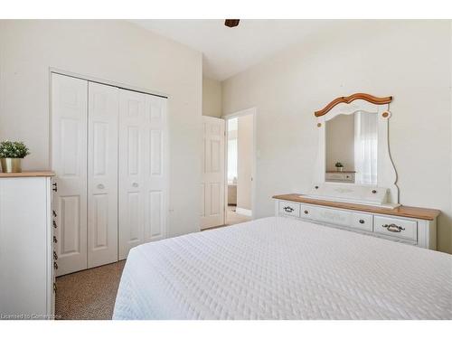 408 Cochrane Road, Hamilton, ON - Indoor Photo Showing Bedroom