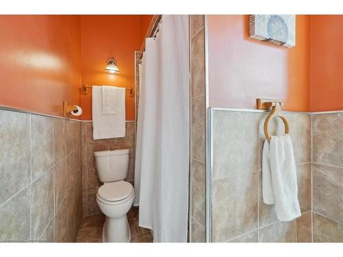 408 Cochrane Road, Hamilton, ON - Indoor Photo Showing Bathroom