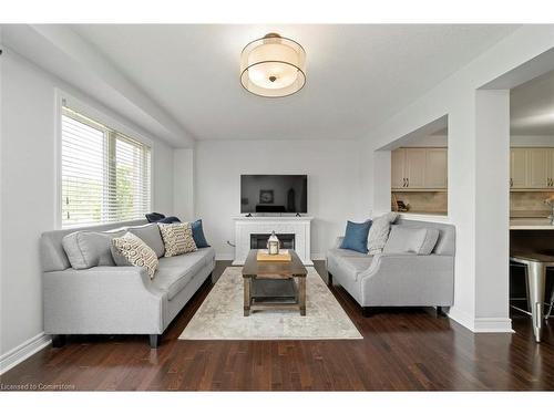 119-1035 Victoria Road S, Guelph, ON - Indoor Photo Showing Living Room With Fireplace