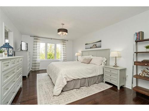 119-1035 Victoria Road S, Guelph, ON - Indoor Photo Showing Bedroom