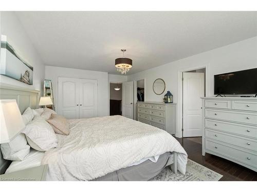 119-1035 Victoria Road S, Guelph, ON - Indoor Photo Showing Bedroom