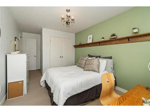 119-1035 Victoria Road S, Guelph, ON - Indoor Photo Showing Bedroom