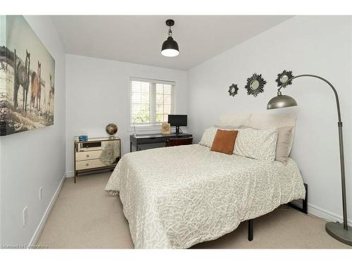 119-1035 Victoria Road S, Guelph, ON - Indoor Photo Showing Bedroom