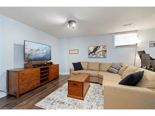 119-1035 Victoria Road S, Guelph, ON - Indoor Photo Showing Living Room