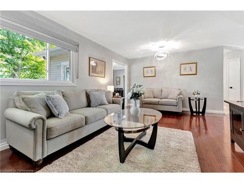 227 Silverbirch Boulevard, Mount Hope, ON - Indoor Photo Showing Living Room