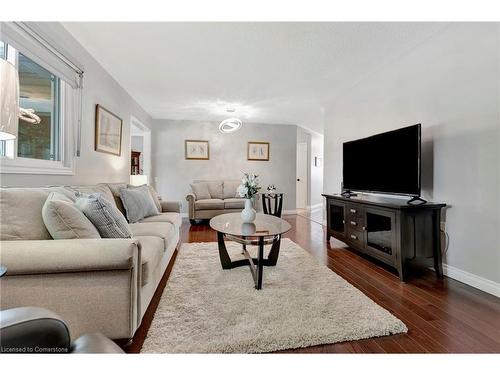 227 Silverbirch Boulevard, Mount Hope, ON - Indoor Photo Showing Living Room