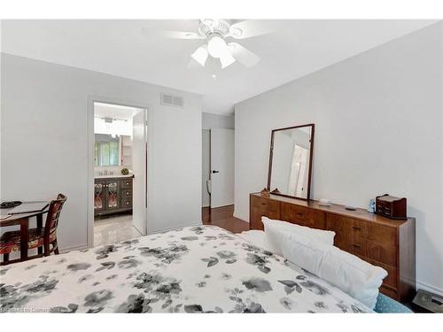 227 Silverbirch Boulevard, Mount Hope, ON - Indoor Photo Showing Bedroom