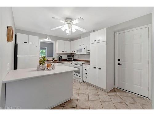 227 Silverbirch Boulevard, Mount Hope, ON - Indoor Photo Showing Kitchen