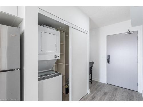 A601-3210 Dakota Common, Burlington, ON - Indoor Photo Showing Laundry Room