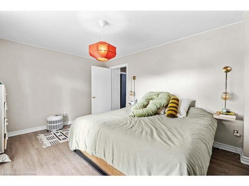 1258 6 Highway N, Hamilton, ON - Indoor Photo Showing Bedroom