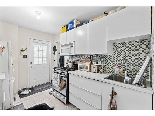 1258 6 Highway N, Hamilton, ON - Indoor Photo Showing Kitchen