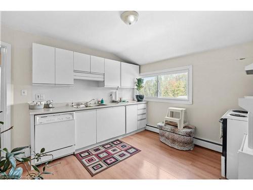 1258 6 Highway N, Hamilton, ON - Indoor Photo Showing Kitchen