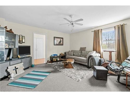 1258 6 Highway N, Hamilton, ON - Indoor Photo Showing Living Room