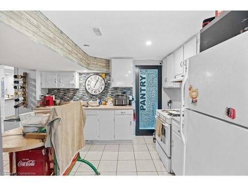 1258 6 Highway N, Hamilton, ON - Indoor Photo Showing Kitchen