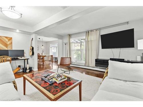 1258 6 Highway N, Hamilton, ON - Indoor Photo Showing Living Room