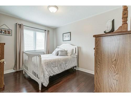 2065 William O'Connell Boulevard, Burlington, ON - Indoor Photo Showing Bedroom