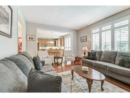 2065 William O'Connell Boulevard, Burlington, ON - Indoor Photo Showing Living Room