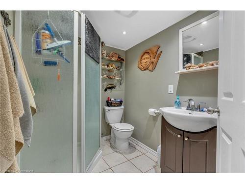 206 Kings Forest Drive, Hamilton, ON - Indoor Photo Showing Bathroom