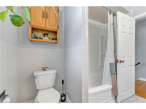 206 Kings Forest Drive, Hamilton, ON - Indoor Photo Showing Bathroom