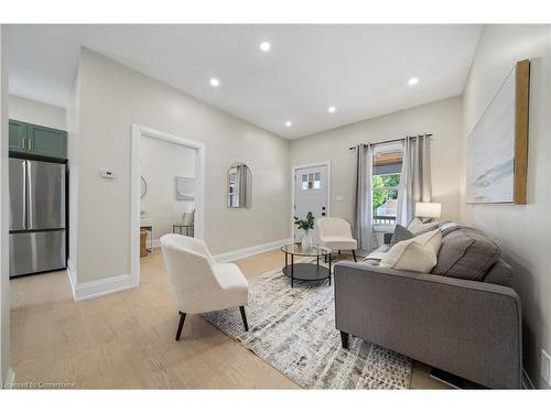 22 Windsor Street, Hamilton, ON - Indoor Photo Showing Living Room