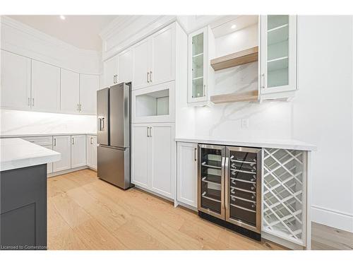 27 Cielo Court, Hamilton, ON - Indoor Photo Showing Kitchen