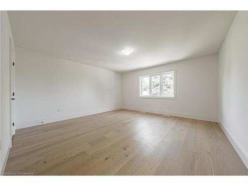 27 Cielo Court, Hamilton, ON - Indoor Photo Showing Other Room