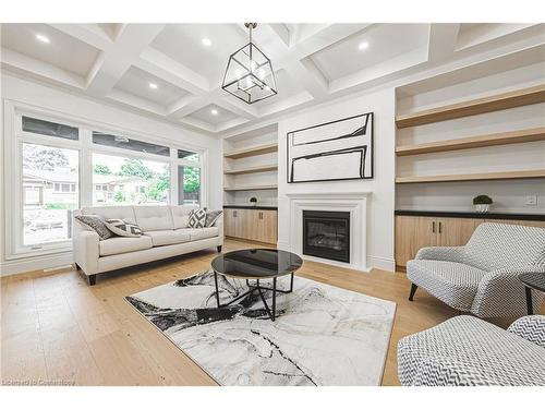 27 Cielo Court, Hamilton, ON - Indoor Photo Showing Living Room With Fireplace