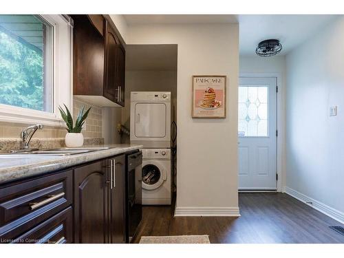 256 Charlton Avenue E, Hamilton, ON - Indoor Photo Showing Laundry Room