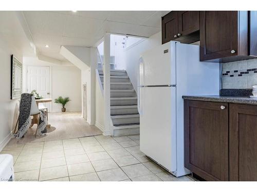 256 Charlton Avenue E, Hamilton, ON - Indoor Photo Showing Kitchen