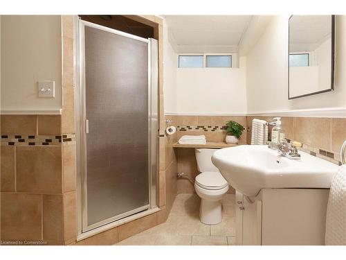 256 Charlton Avenue E, Hamilton, ON - Indoor Photo Showing Bathroom