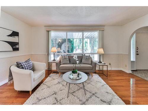 56 Church Street, Stoney Creek, ON - Indoor Photo Showing Living Room